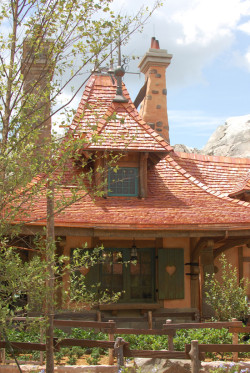 Maurice's Cottage - Fantasyland (Magic Kingdom) - Home to Enchanted Tales with Belle